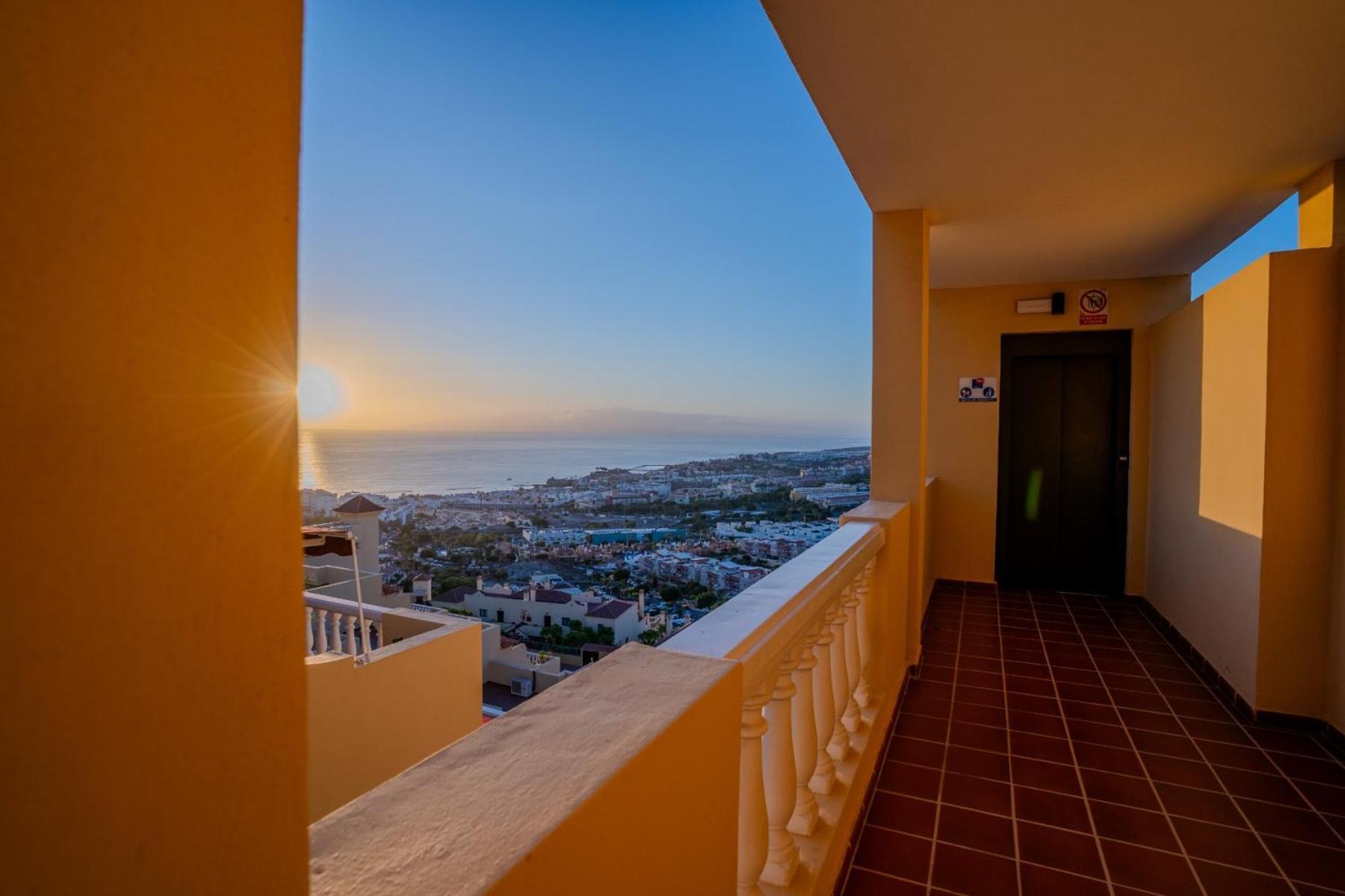Penthouse With Ocean Views - Torviscas Διαμέρισμα Costa Adeje  Εξωτερικό φωτογραφία